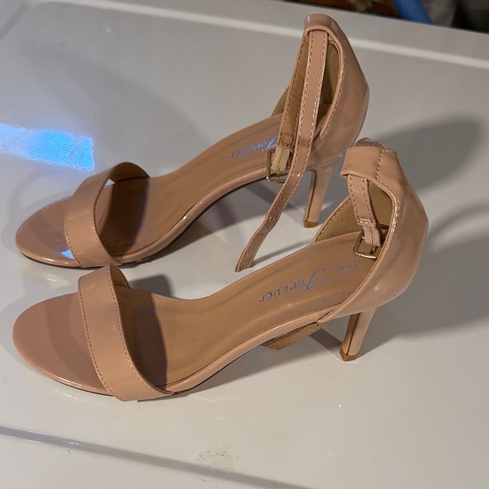 Forever Beige short Heeled sandals size 6 - Picture 2 of 5